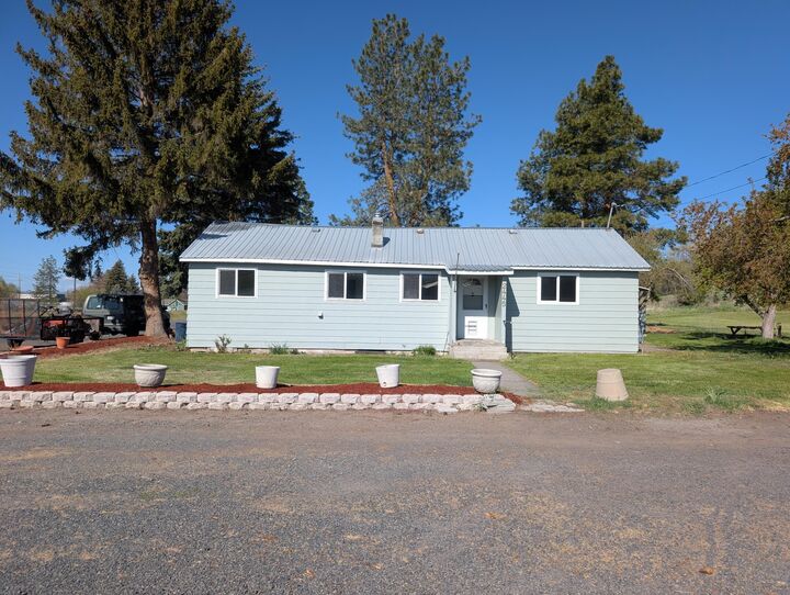 Property Photo:  2445 5th Street  OR 97632 
