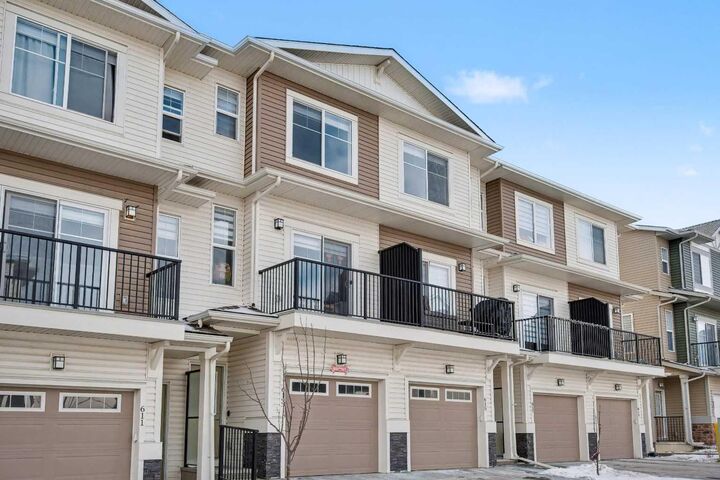 Property Photo: 613 Sage Hill Grove NW AB T3R 2A2