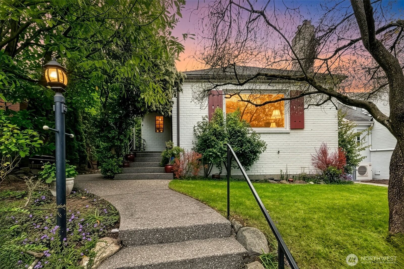 Property Photo:  8218  Latona Avenue NE  WA 98115 