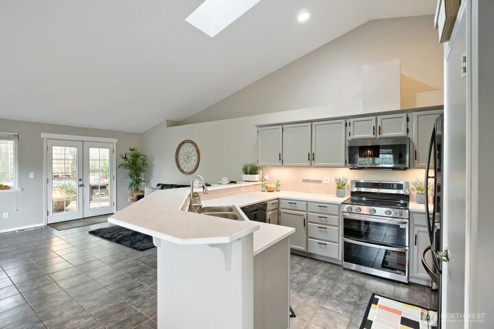 Property Photo:  25920  202nd Avenue SE  WA 98042 