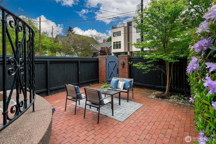 Property Photo:  1408 N 48th Street  WA 98103 