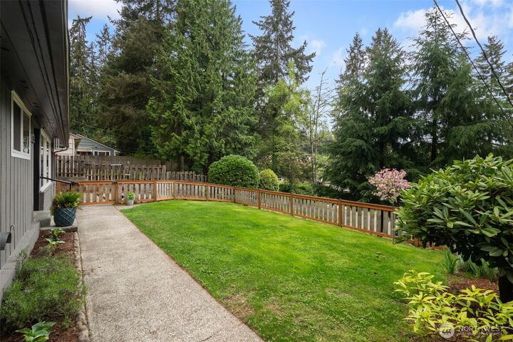 Property Photo:  1515 NE 190th Street  WA 98155 