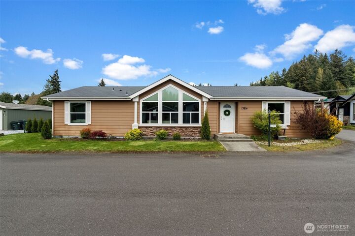 Property Photo: 13814 21st Ave E WA 98445