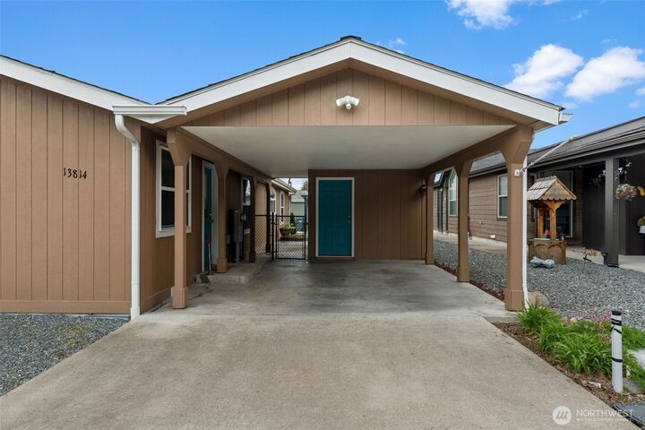 Property Photo: 13814 21st Ave E WA 98445