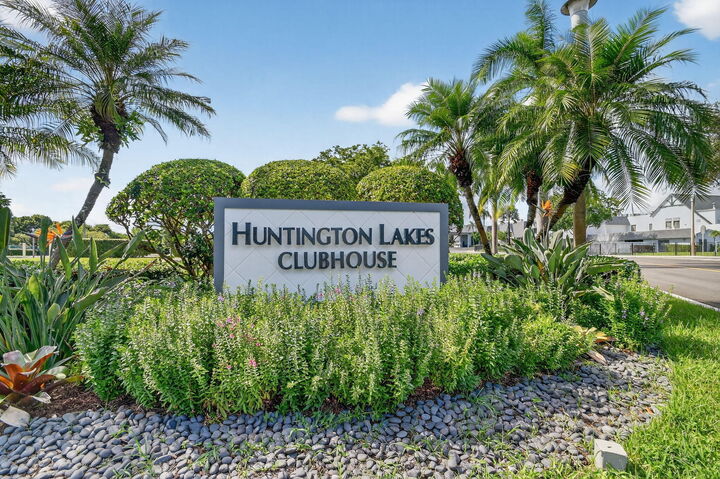 Property Photo:  6866 Huntington Lane 707  FL 33446 