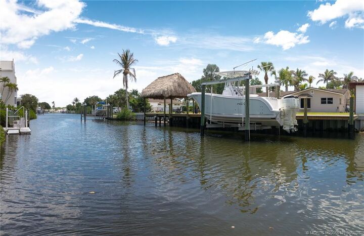 Property Photo:  4109 SE Whiticar Way  FL 34997 