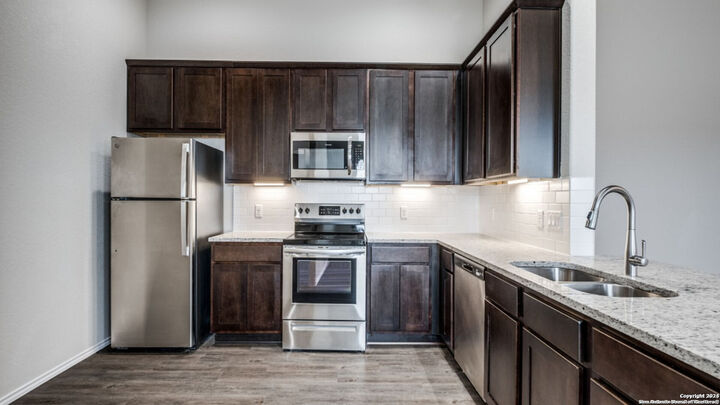 Property Photo: 412-414 Emma Dr TX 78130