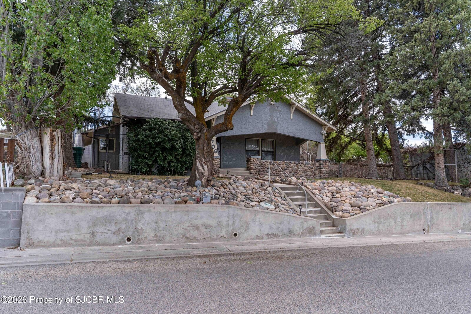 Property Photo:  706 Lovers Lane  NM 87410 