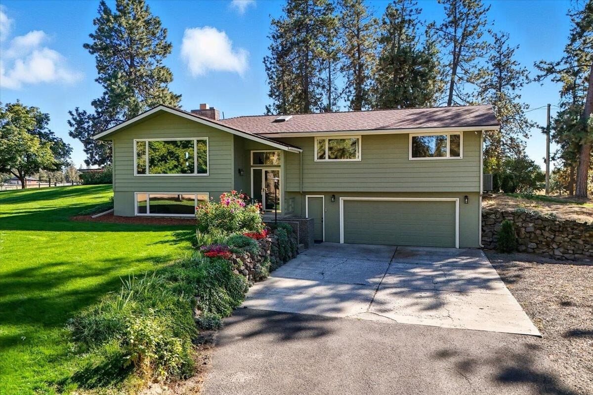 Property Photo:  817 W White Rd  WA 99224 