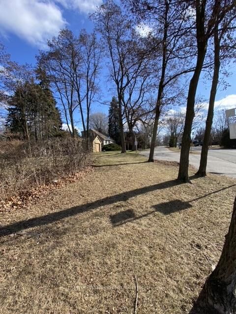 Property Photo:  60 Pine Ridge Drive  ON M1M 2X7 