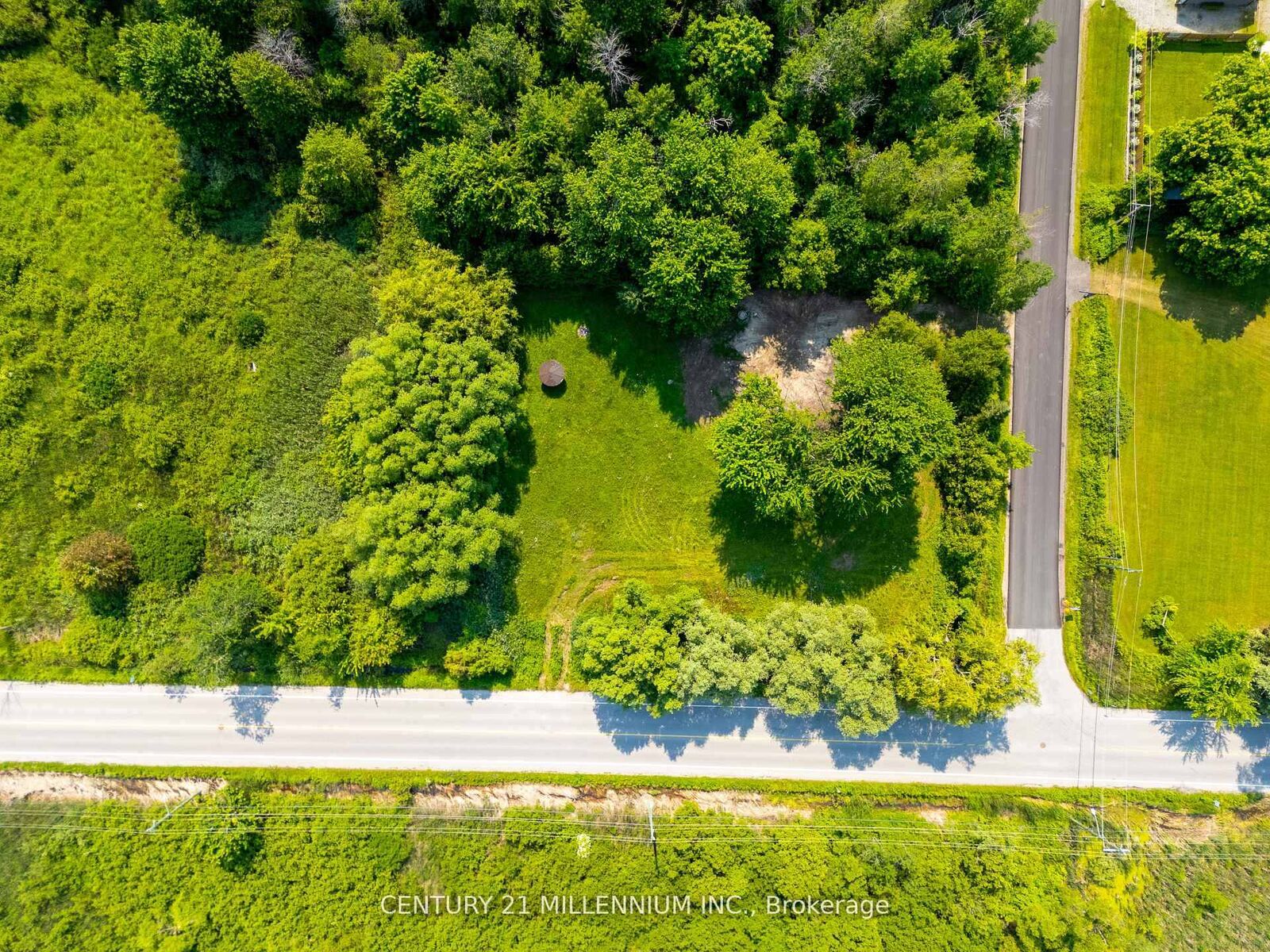 Property Photo:  1027 Chapman Street  ON L0L 1W0 