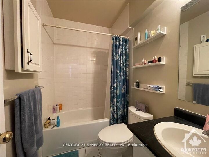 Property Photo: 450 Maclaren Street 8 ON K1R 5K6