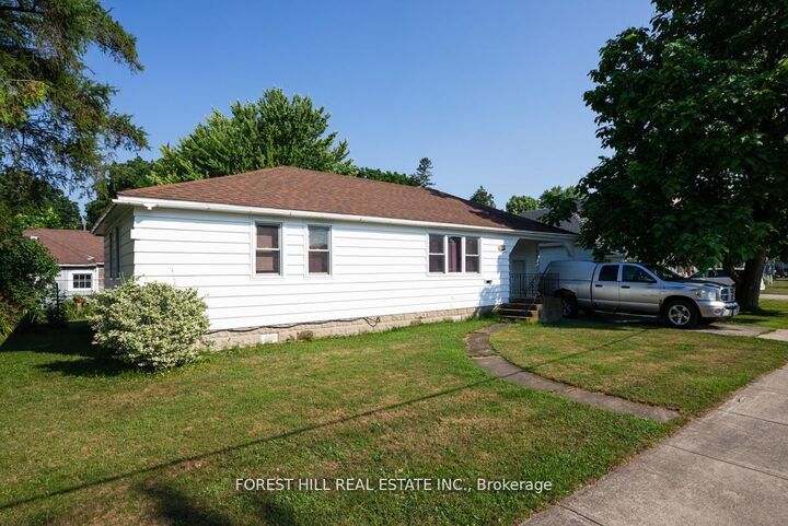 Property Photo: 610 Tamarac Street ON N1A 1B9