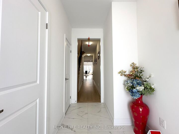 Property Photo: 124 Hilts Drive ON L4S 0J2