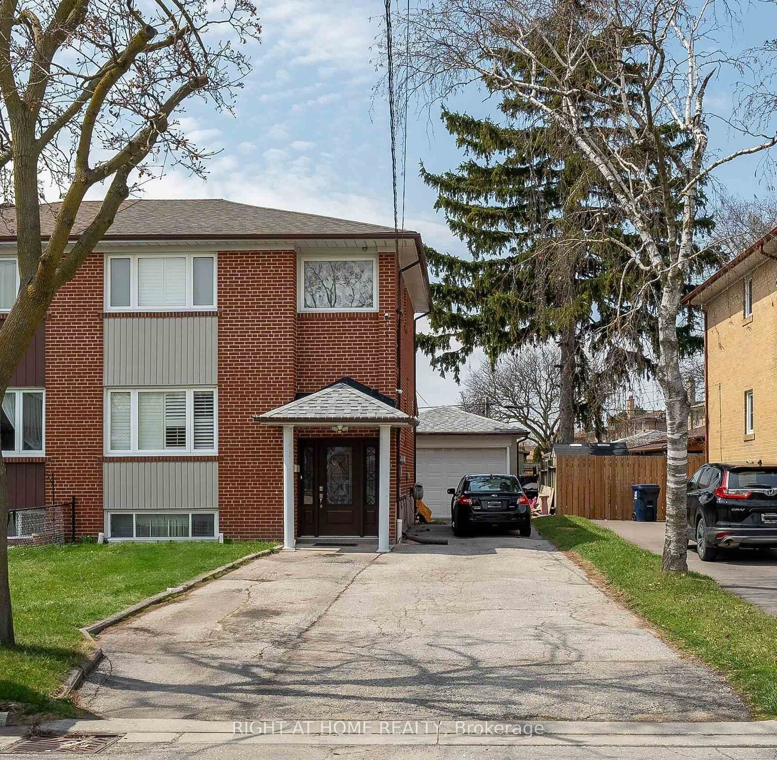 Property Photo:  76 Habitant Drive  ON M9M 2P2 