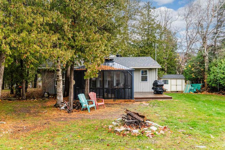 33 Gloucester Grove — photo 1