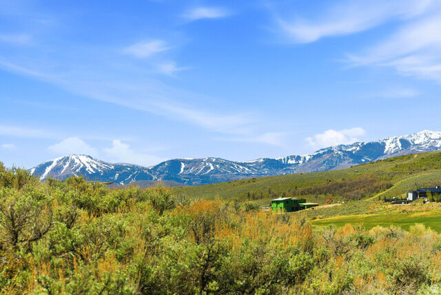 Property Photo:  5961 Golf Club Link 6  UT 84098 