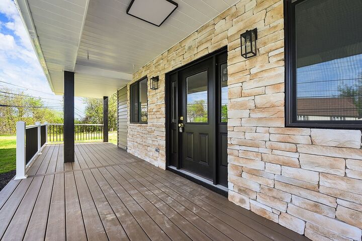 Property Photo:  1076 Chapel Road  PA 15061 