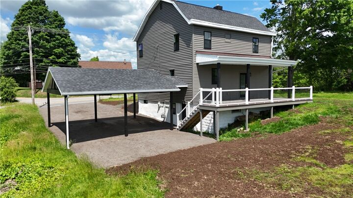 Property Photo:  1076 Chapel Rd  PA 15061 
