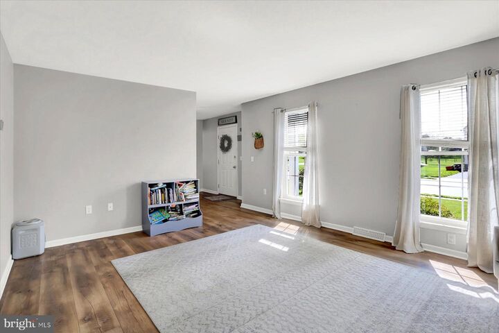 Property Photo:  182 Countryside Lane  PA 17547 
