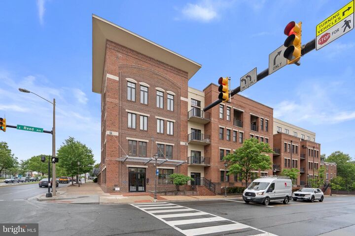 Property Photo:  181 E Reed Avenue 412  VA 22305 