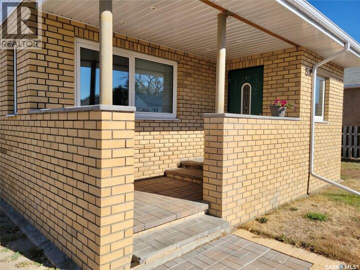 Property Photo: 1517 3rd Street SK S4A 0S5