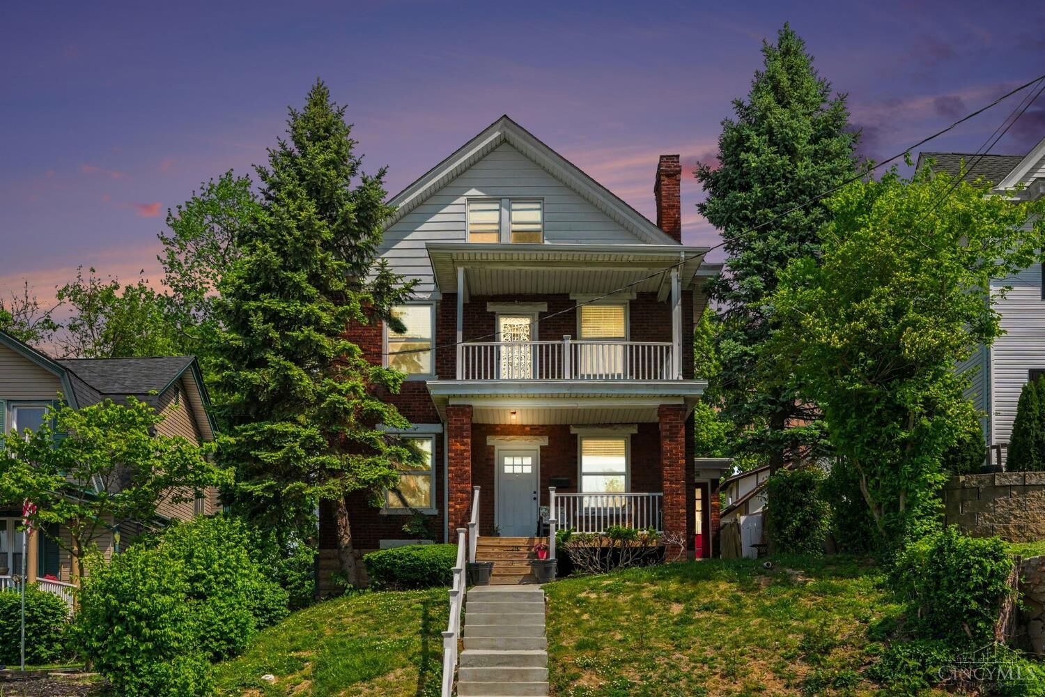 Property Photo: 2310 Buxton Avenue OH 45212