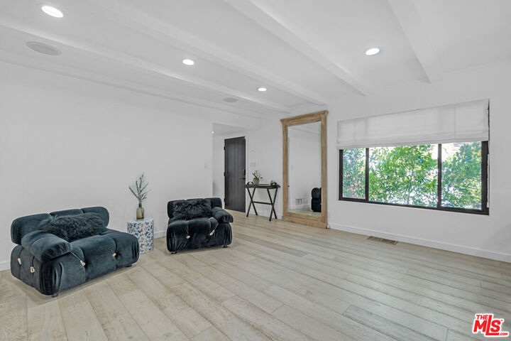 Property Photo:  2121 El Roble Ln  CA 90210 
