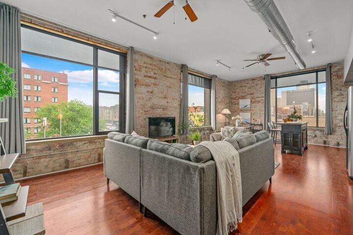 Property Photo:  78 E Chestnut Street  OH 43215 