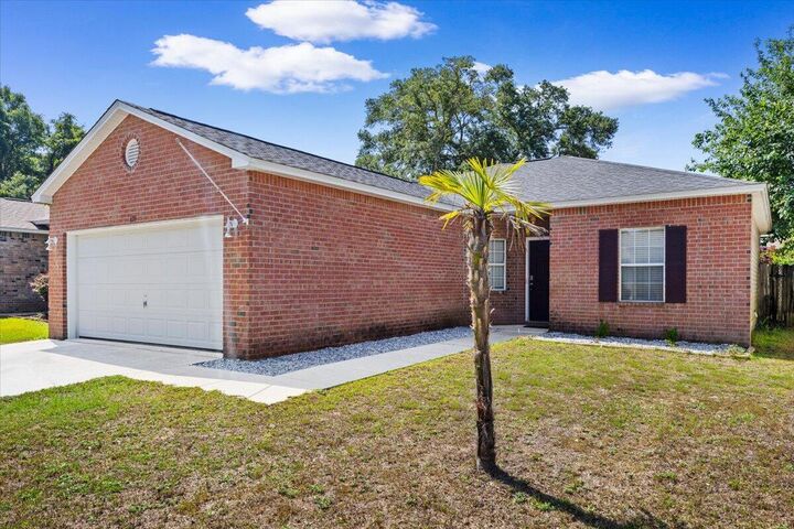 Property Photo:  635 Saleta Street  FL 32534 