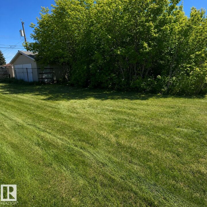 Property Photo:  10531 152 Street NW  AB T5P 1Y7 