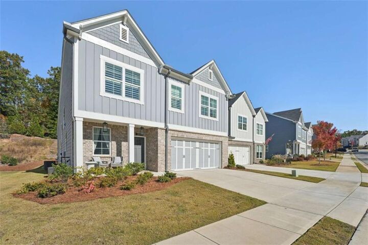 Property Photo: 388 Lakeside Court GA 30114