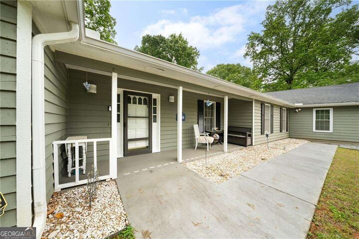 Property Photo:  2054 S Cove Trail  GA 30066 