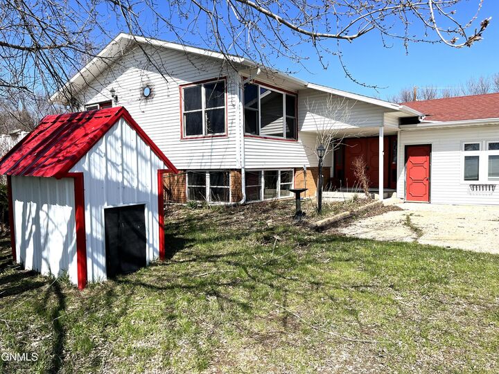 Property Photo:  9537 38th Avenue SE  ND 58413 