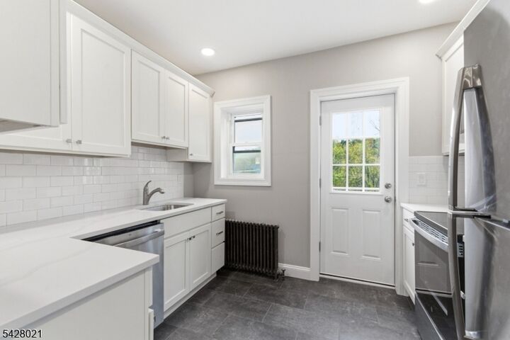Property Photo:  9 Main St 1A  NJ 07871 