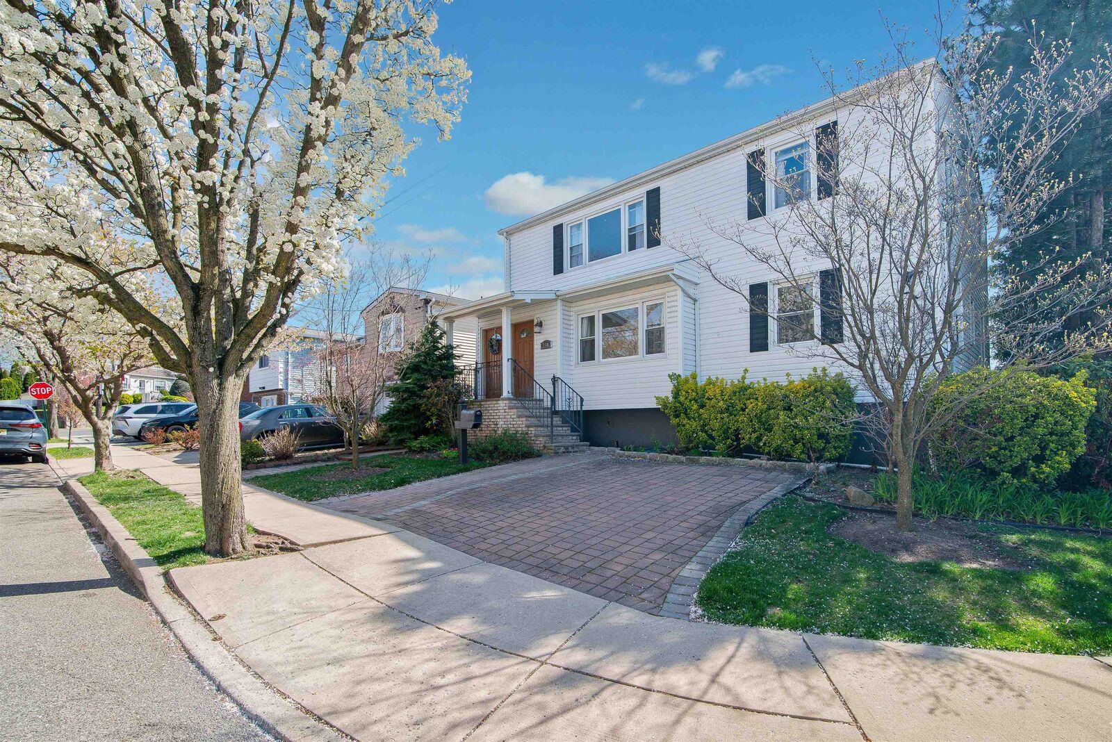 Property Photo:  980 Schopman Dr  NJ 07094 