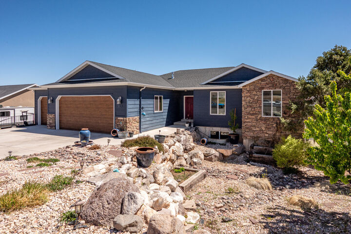 Property Photo: 369 S Casa Loma Ln UT 84720