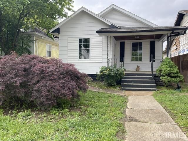 Property Photo:  914 W Missouri Street  IN 47710 