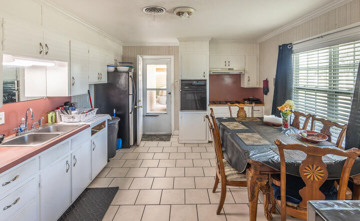 Property Photo:  1724 E 2nd Street  TX 79403 