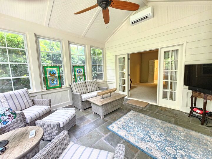 Property Photo:  1081 Lakefront Court  GA 30642 