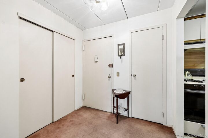 Property Photo:  2035 Central Park Avenue 2V  NY 10710 