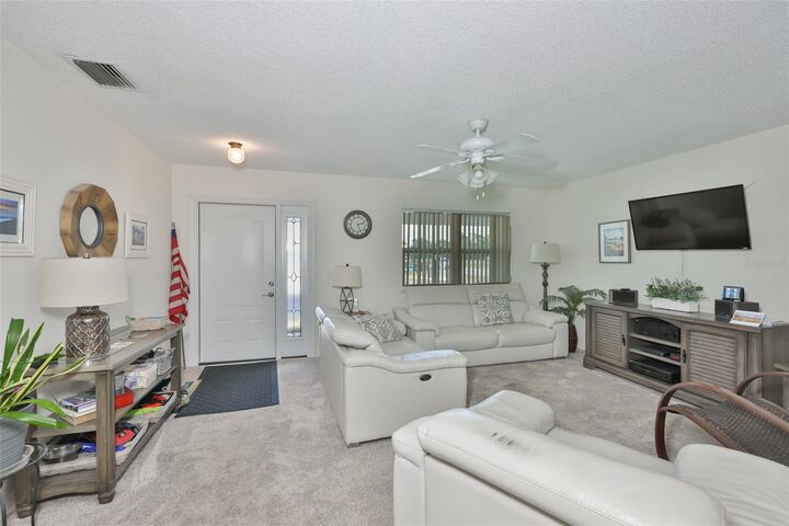 Property Photo:  700 Rutgers Place  FL 33573 