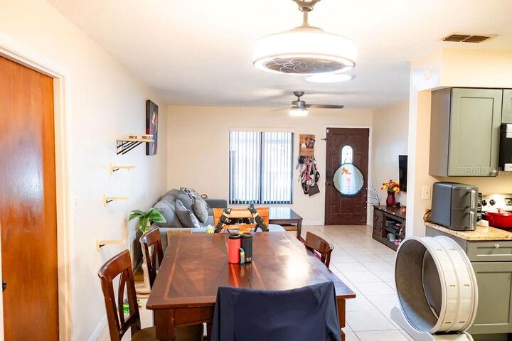 Property Photo: 8204 Trammell Trail FL 33619