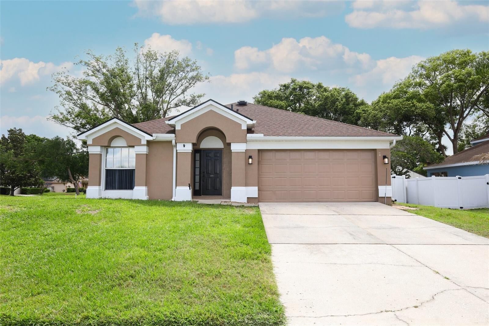 Property Photo:  9271 Bent Arrow Cove  FL 32703 
