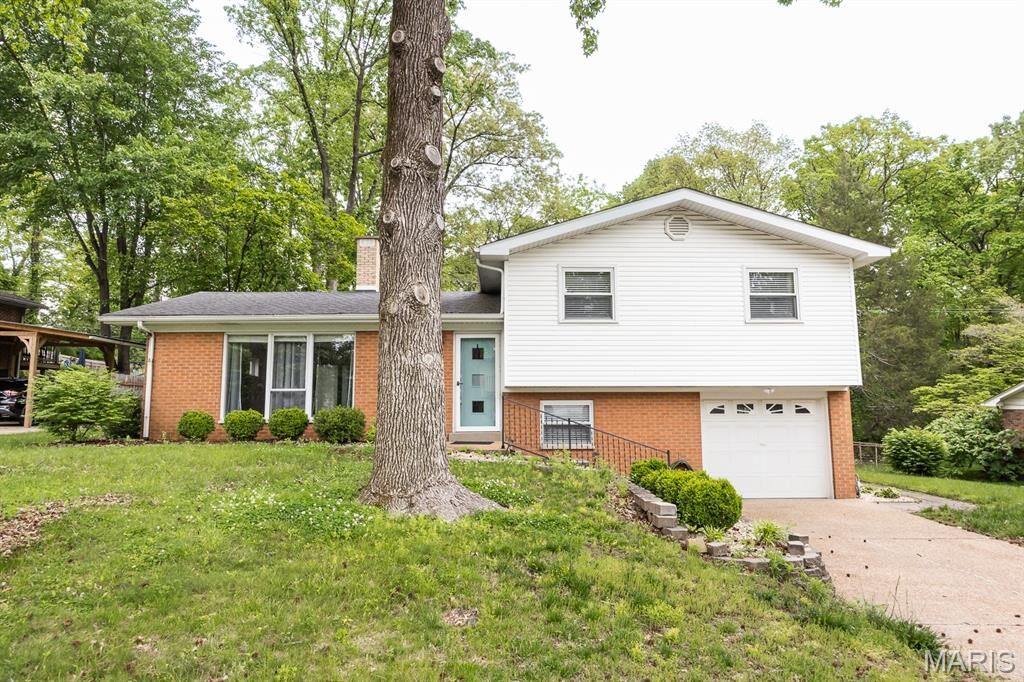 Property Photo:  28 Berkshire Drive  IL 62223 