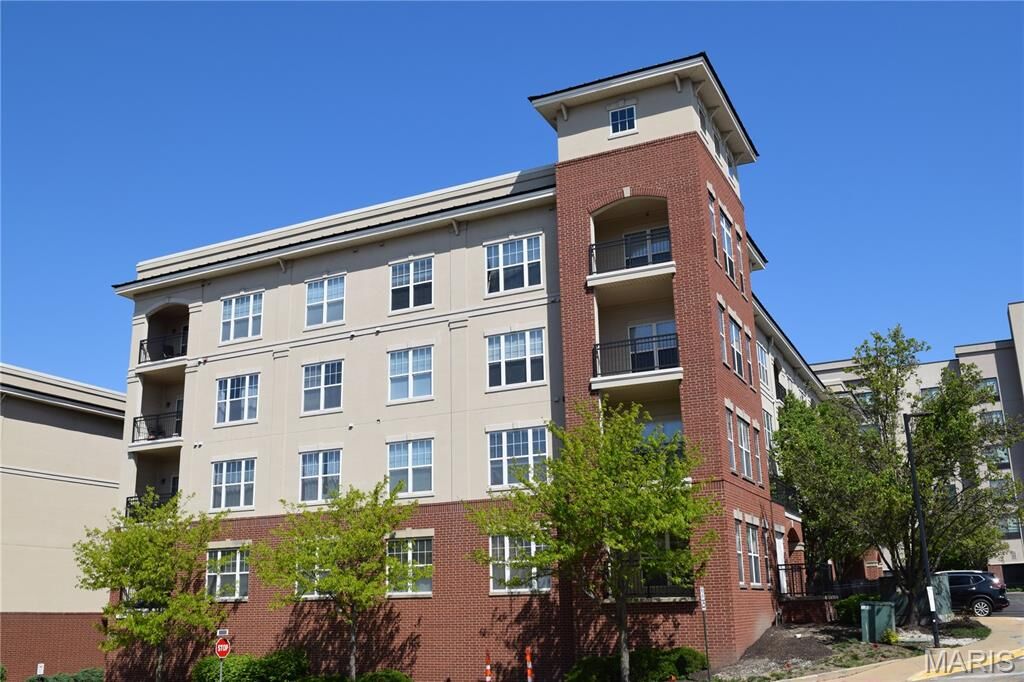 Property Photo:  1241 Strassner Drive 1401  MO 63144 