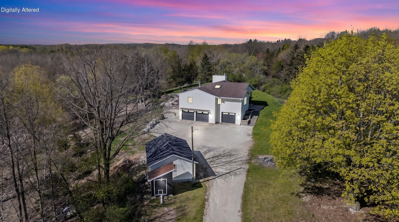 Property Photo:  921 Tuscola Ln  WI 53095 