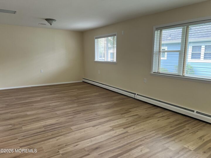 Property Photo:  