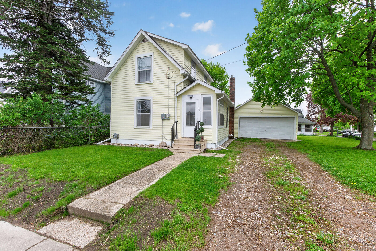 Property Photo:  613 Hallett Street  MI 49202 