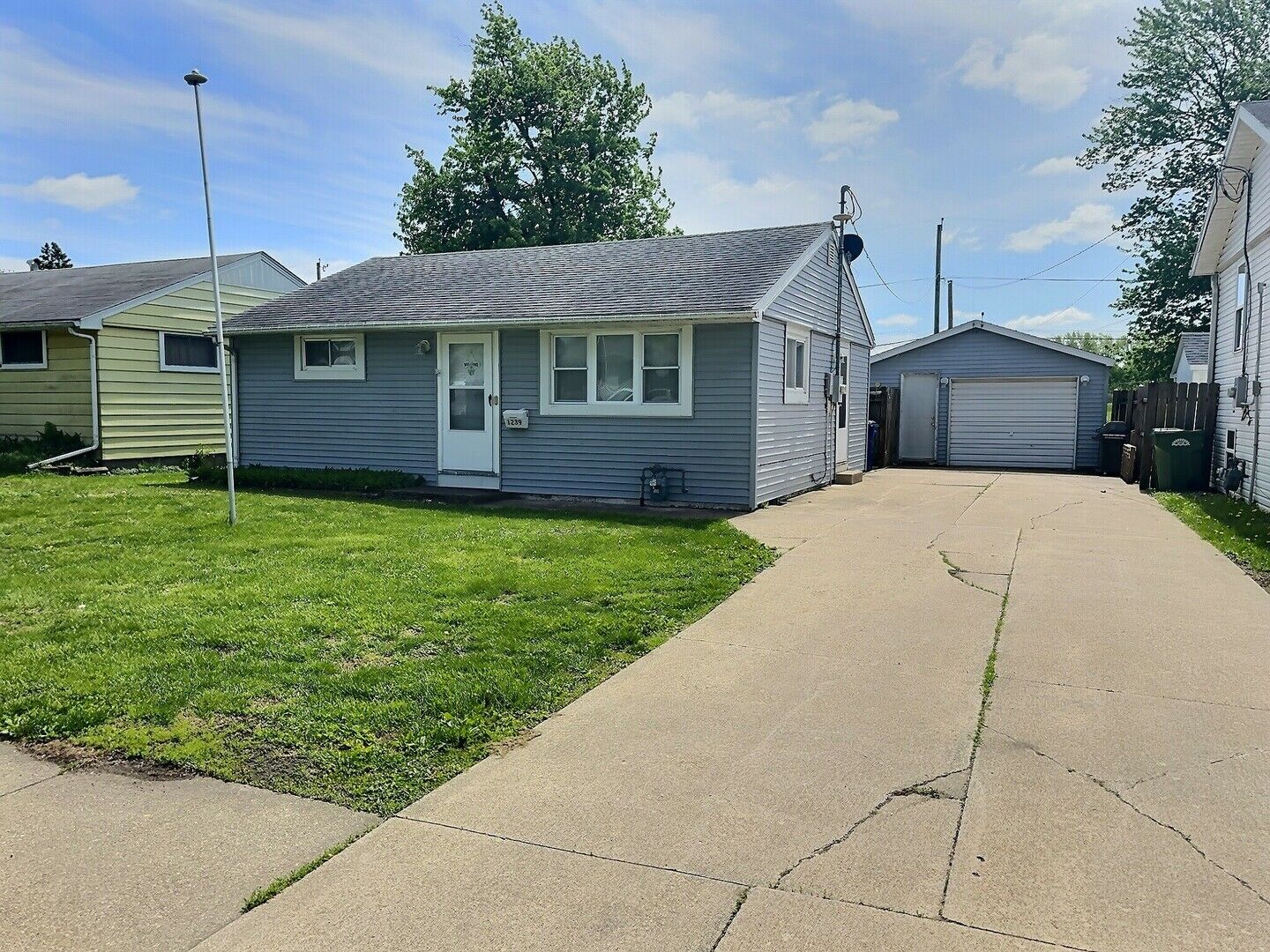 Property Photo:  1239 9th Avenue  IA 52732 